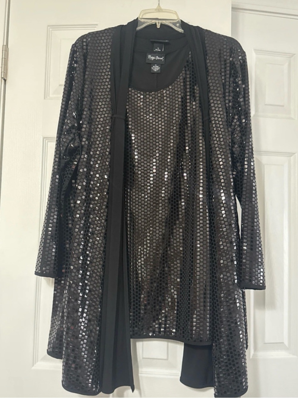 Maggie Barnes two-piece evening set, Size US 1X 18/20W.